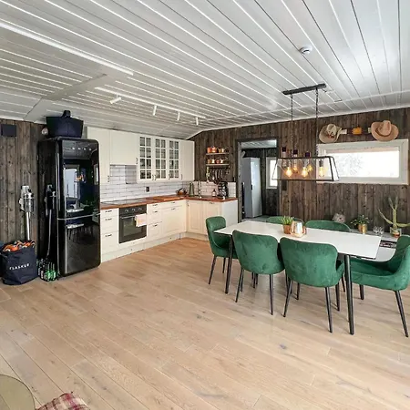 Holiday home Beautiful In With Jacuzzi *
